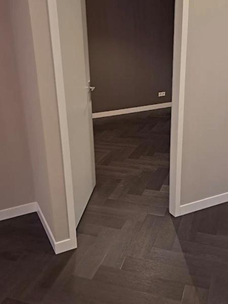 Visgraat vloer in Arnhem